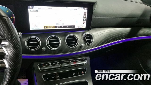 Mercedes-Benz E-Class (W213) E220d 4MATIC AMG Line 2022 — фото 12