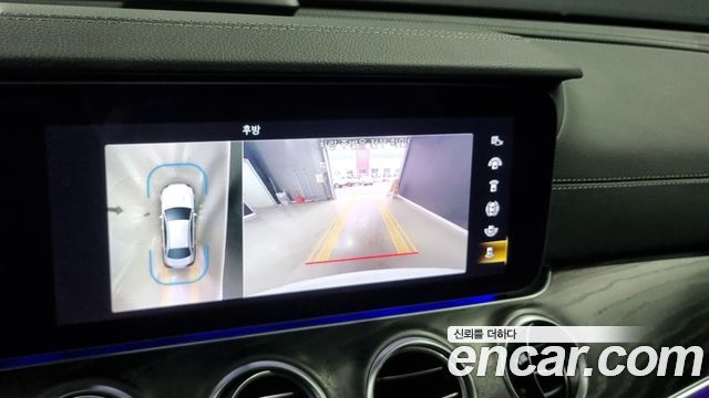 Mercedes-Benz E-Class (W213) E220d 4MATIC AMG Line 2022 — фото 13