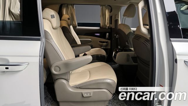 Kia Carnival (IV) Diesel 9-Seater Hi-Limousine Signature 2021 — фото 12