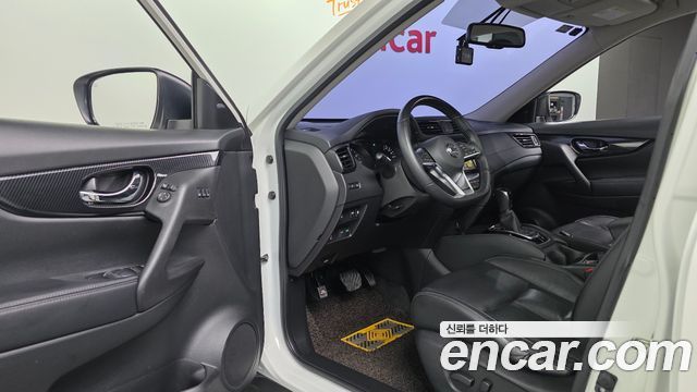 Nissan X-Trail 2.5 Smart 2WD 2018 — фото 12
