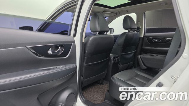Nissan X-Trail 2.5 Smart 2WD 2018 — фото 18