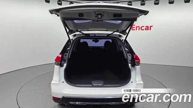 Nissan X-Trail 2.5 Smart 2WD 2018 — фото 20