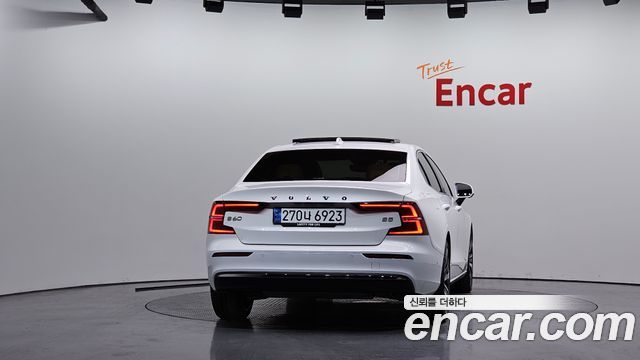 Volvo S60 (III) B5 Ultra Bright 2025 — фото 4