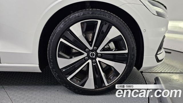 Volvo S60 (III) B5 Ultra Bright 2025 — фото 5