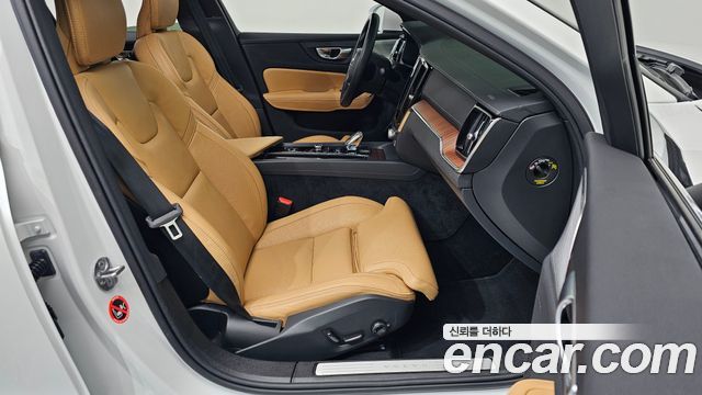 Volvo S60 (III) B5 Ultra Bright 2025 — фото 10