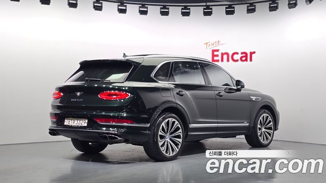 Bentley Bentayga 4.0 V8 Azure 2023 — фото 2