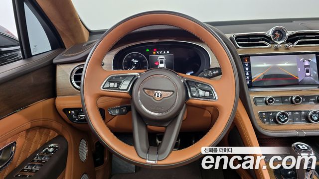 Bentley Bentayga 4.0 V8 Azure 2023 — фото 13