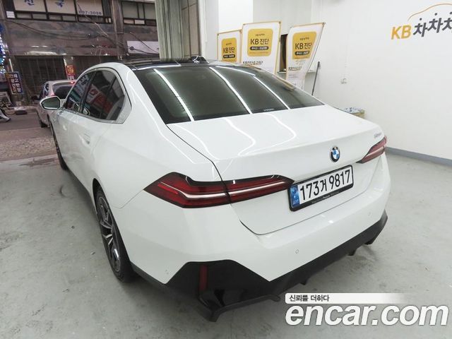 BMW 5 Series (G60) 523d M Sport 2024 — фото 4