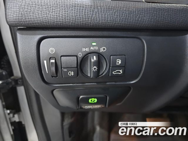 Volvo XC60 D4 1st 2013 — фото 18