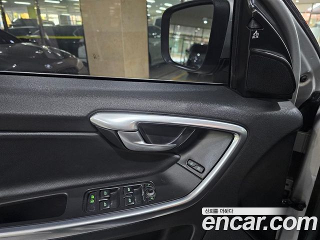 Volvo XC60 D4 1st 2013 — фото 19