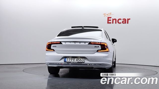 Volvo S90 B6 AWD Ultimate Bright 2023 — фото 4