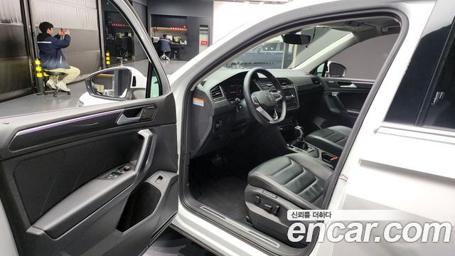 Volkswagen Tiguan (II) 2.0 TDI Premium 2021 — фото 10
