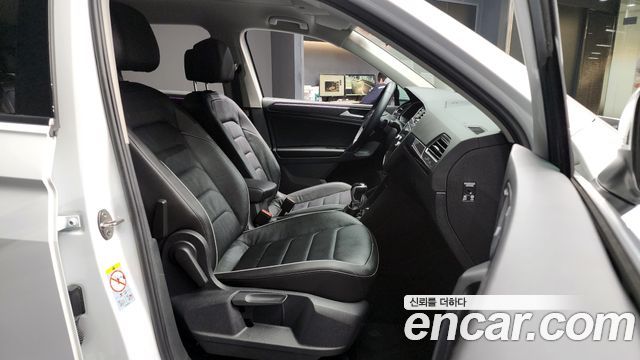 Volkswagen Tiguan (II) 2.0 TDI Premium 2021 — фото 11