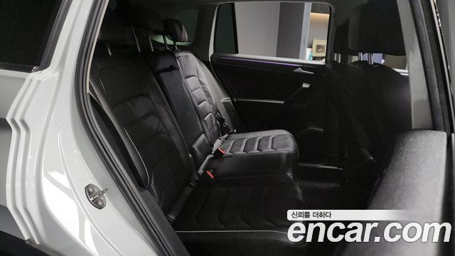 Volkswagen Tiguan (II) 2.0 TDI Premium 2021 — фото 12