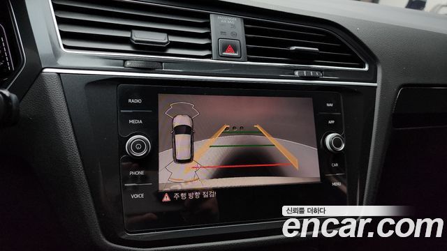 Volkswagen Tiguan (II) 2.0 TDI Premium 2021 — фото 15