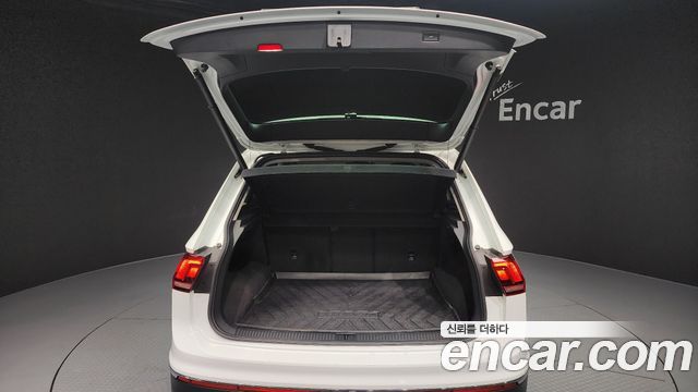 Volkswagen Tiguan (II) 2.0 TDI Premium 2021 — фото 20