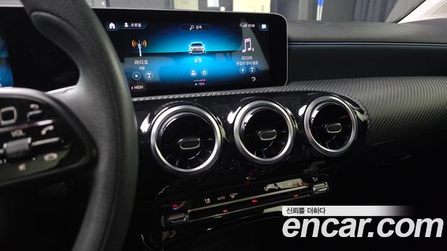 Mercedes-Benz A-Class (W177) A220 Hatchback 2019 — фото 13