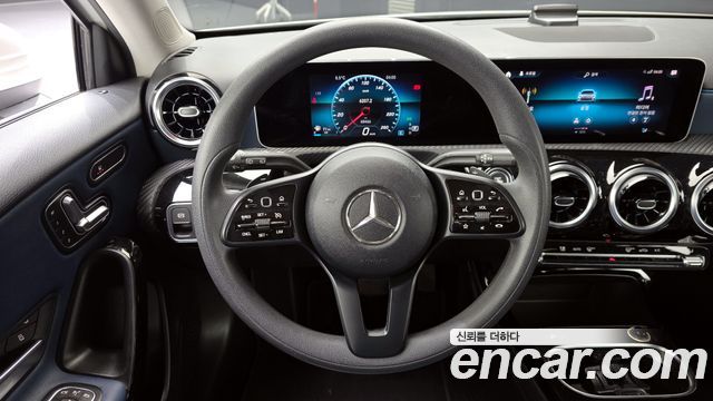 Mercedes-Benz A-Class (W177) A220 Hatchback 2019 — фото 16