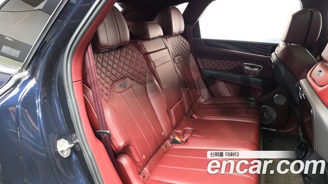 Bentley Bentayga 4.0 V8 2022 — фото 12