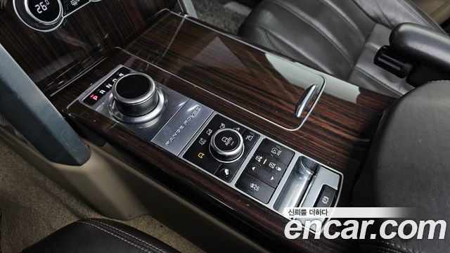 Land Rover Range Rover (IV) 4.4 SDV8 Vogue SE DIESEL 2014 — фото 9