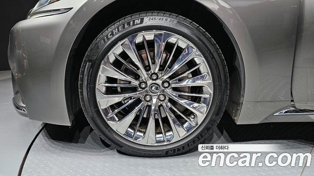 Lexus LS500 (V) 3.5 Luxury AWD 2018 — фото 5