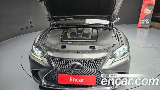 Lexus LS500 (V) 3.5 Luxury AWD 2018 — фото 6