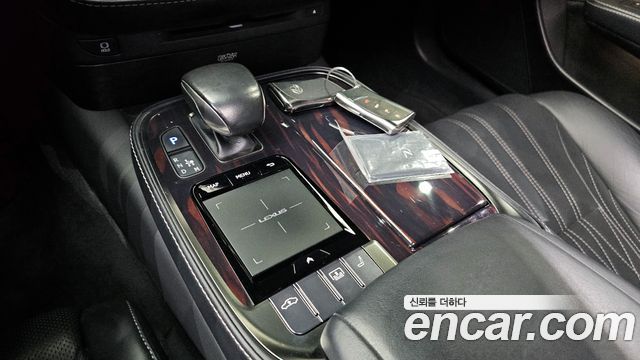 Lexus LS500 (V) 3.5 Luxury AWD 2018 — фото 9
