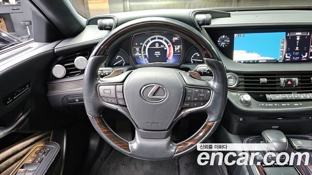 Lexus LS500 (V) 3.5 Luxury AWD 2018 — фото 13