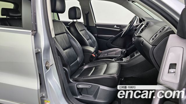 Volkswagen Tiguan 2.0 TDI Comfort 5N 2014 — фото 10