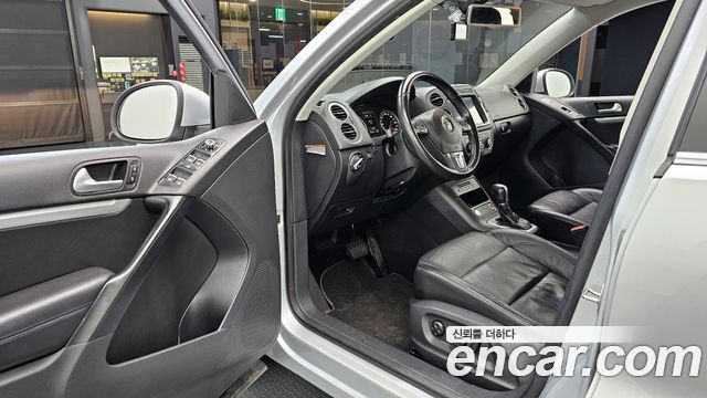 Volkswagen Tiguan 2.0 TDI Comfort 5N 2014 — фото 11