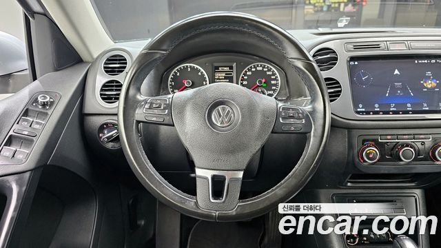 Volkswagen Tiguan 2.0 TDI Comfort 5N 2014 — фото 13