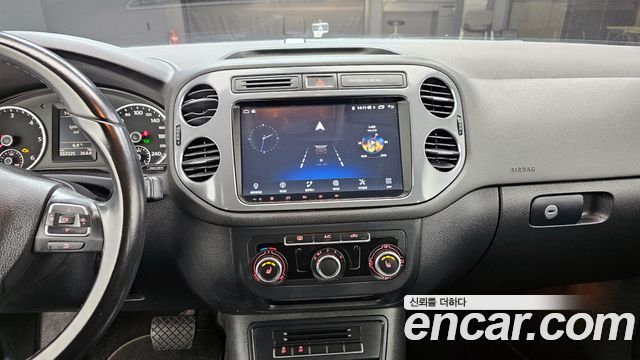 Volkswagen Tiguan 2.0 TDI Comfort 5N 2014 — фото 15