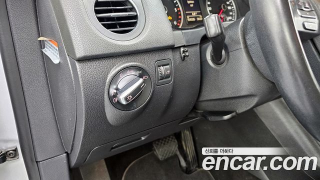 Volkswagen Tiguan 2.0 TDI Comfort 5N 2014 — фото 19