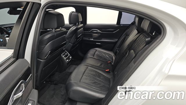 BMW 7 Series (G11) 730d xDrive M Sport 2018 — фото 12