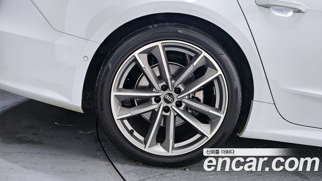 Audi A7 (4K) 55 TFSI Quattro Premium 2022 — фото 5