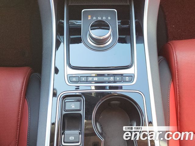 Jaguar XE 20d R-Sport 2017 — фото 10