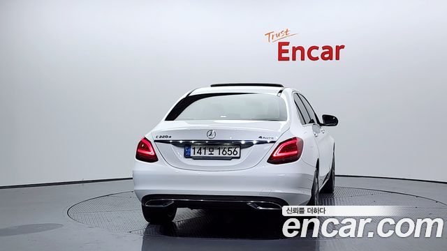 Mercedes-Benz C-Class (W205) C220 d 4MATIC 2020 — фото 4