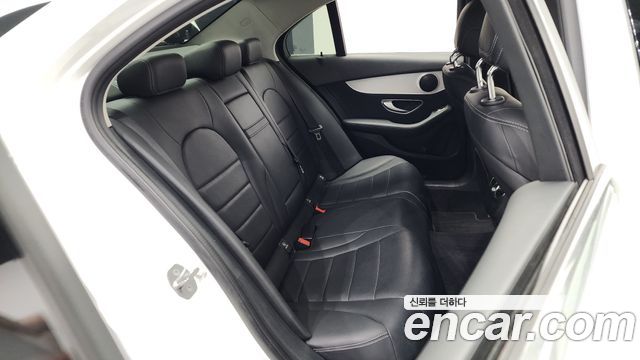 Mercedes-Benz C-Class (W205) C220 d 4MATIC 2020 — фото 12