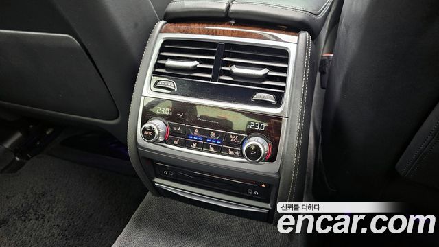 BMW 7 Series (G11) 750Li xDrive 2016 — фото 17