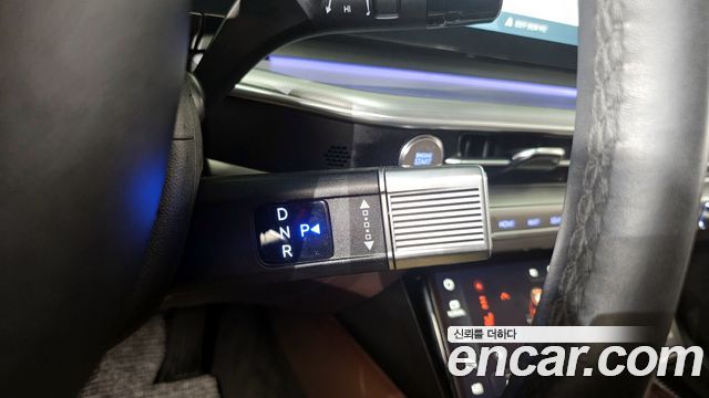 Hyundai Grandeur (GN7) 2,5 Gasoline 2WD Premium 2023 — фото 9