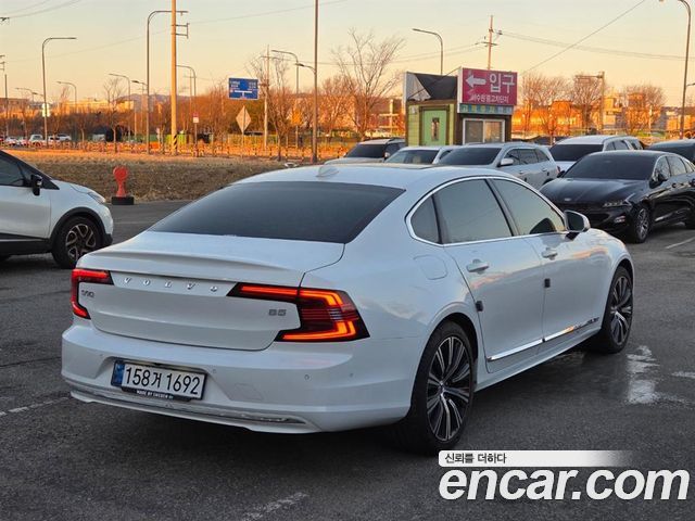 Volvo S90 B5 Ultimate Bright 2024 — фото 4