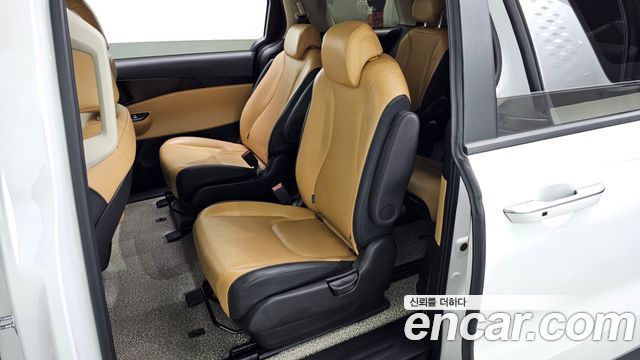 Kia Carnival (IV) Diesel 9-Seater Prestige 2023 — фото 12