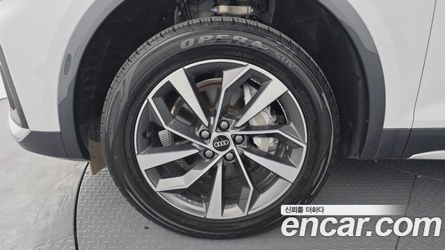 Audi Q5 (FY) 40 TDI Quattro Sportback 2021 — фото 5