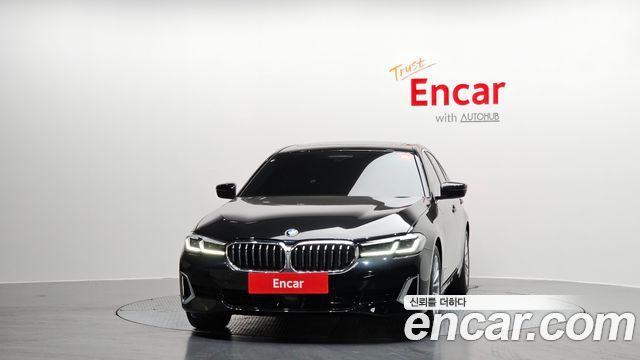 BMW 5 Series (G30) 520i Luxury 2023 — фото 3