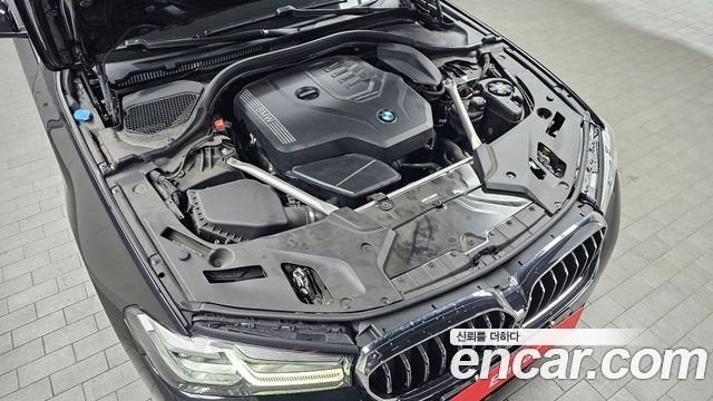 BMW 5 Series (G30) 520i Luxury 2023 — фото 6