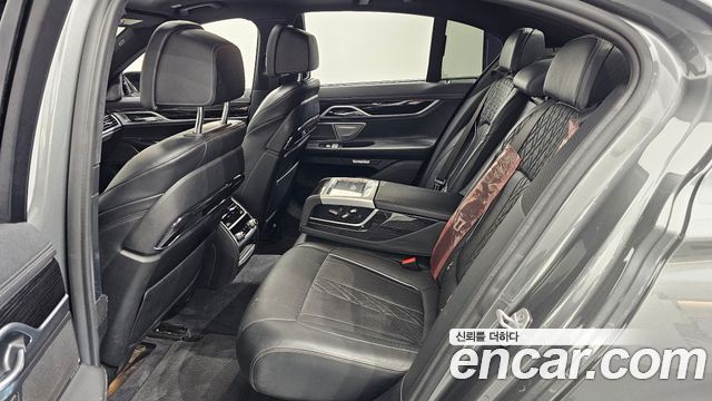 BMW 7 Series (G11) 740d xDrive M Sport 2018 — фото 12