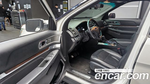 Ford Explorer 2.3 Limited 4WD 5th 2016 — фото 10