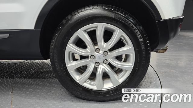 Land Rover Range Rover Evoque 2.0 TD4 SE 2018 — фото 5