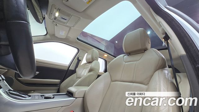 Land Rover Range Rover Evoque 2.0 TD4 SE 2018 — фото 19