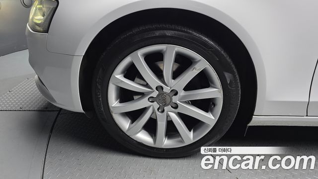 Audi A4 30 TDI Dynamic B8 2015 — фото 5